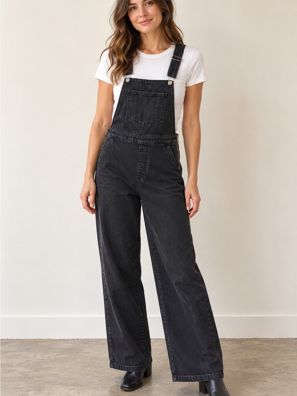 Levi’s Premium Wide Leg Denim Overalls Women’s 29 Washed Black Side Zip